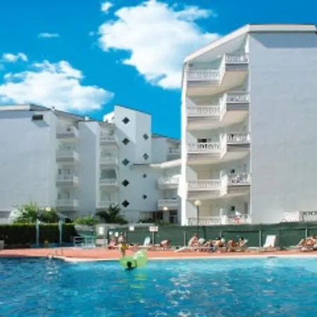 Apartment Cozy Near The With Parking Space Included *